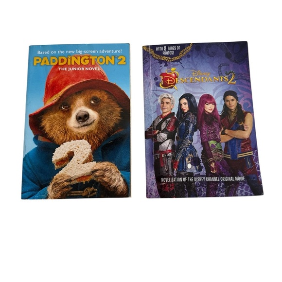 Disney Other - Bundle of two chapter books kids paddington 2 and Disney descendants 2 EUC